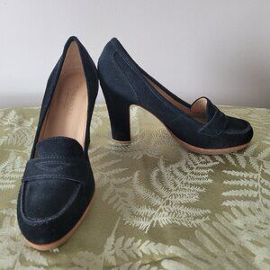 Talbot Suede Heels ~ Size 8
